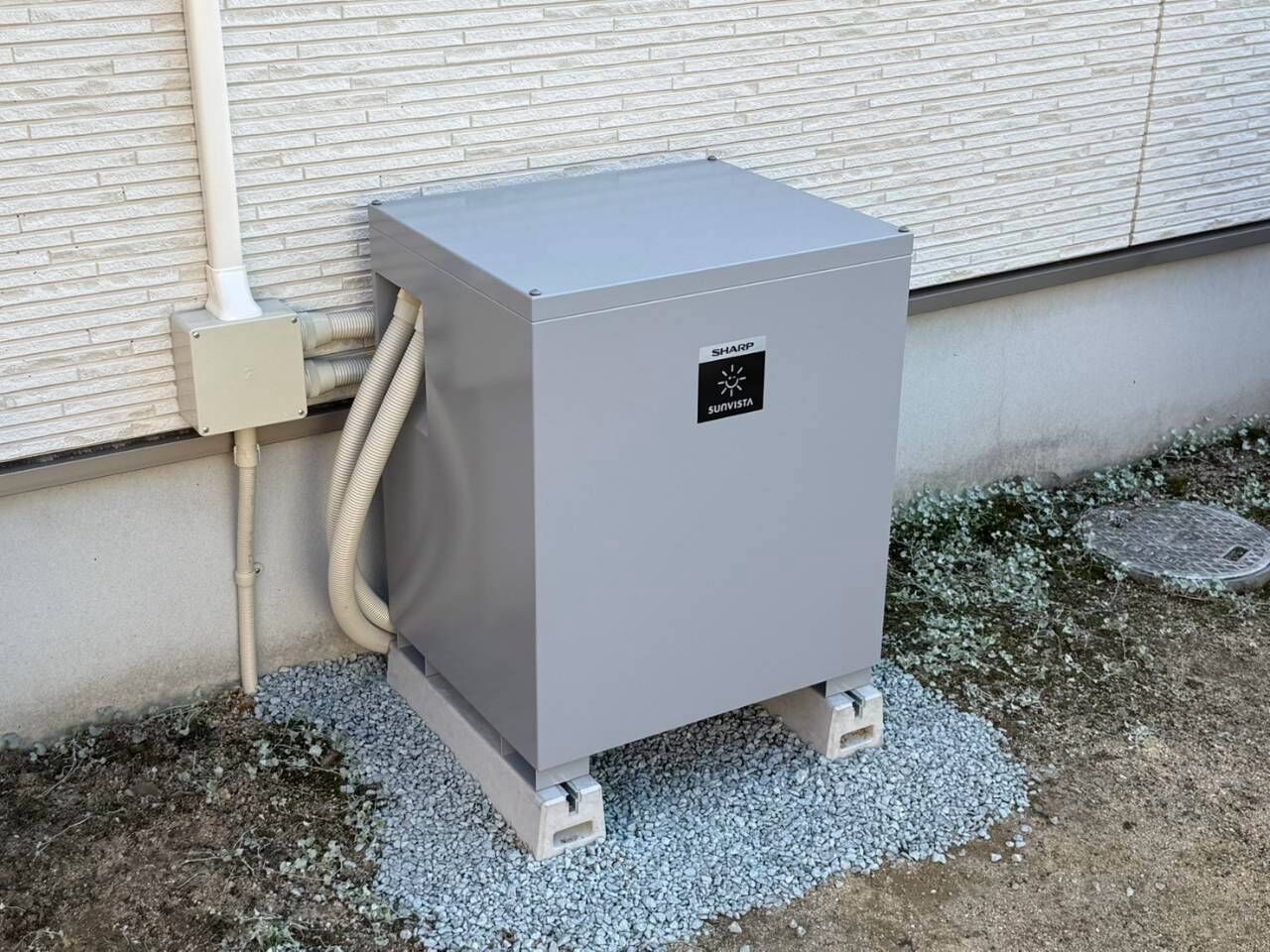 倉敷市で全負荷型の蓄電池を設置｜特定負荷型との違いと、停電時に困らないための使い方説明（シャープ 9.5kWh）