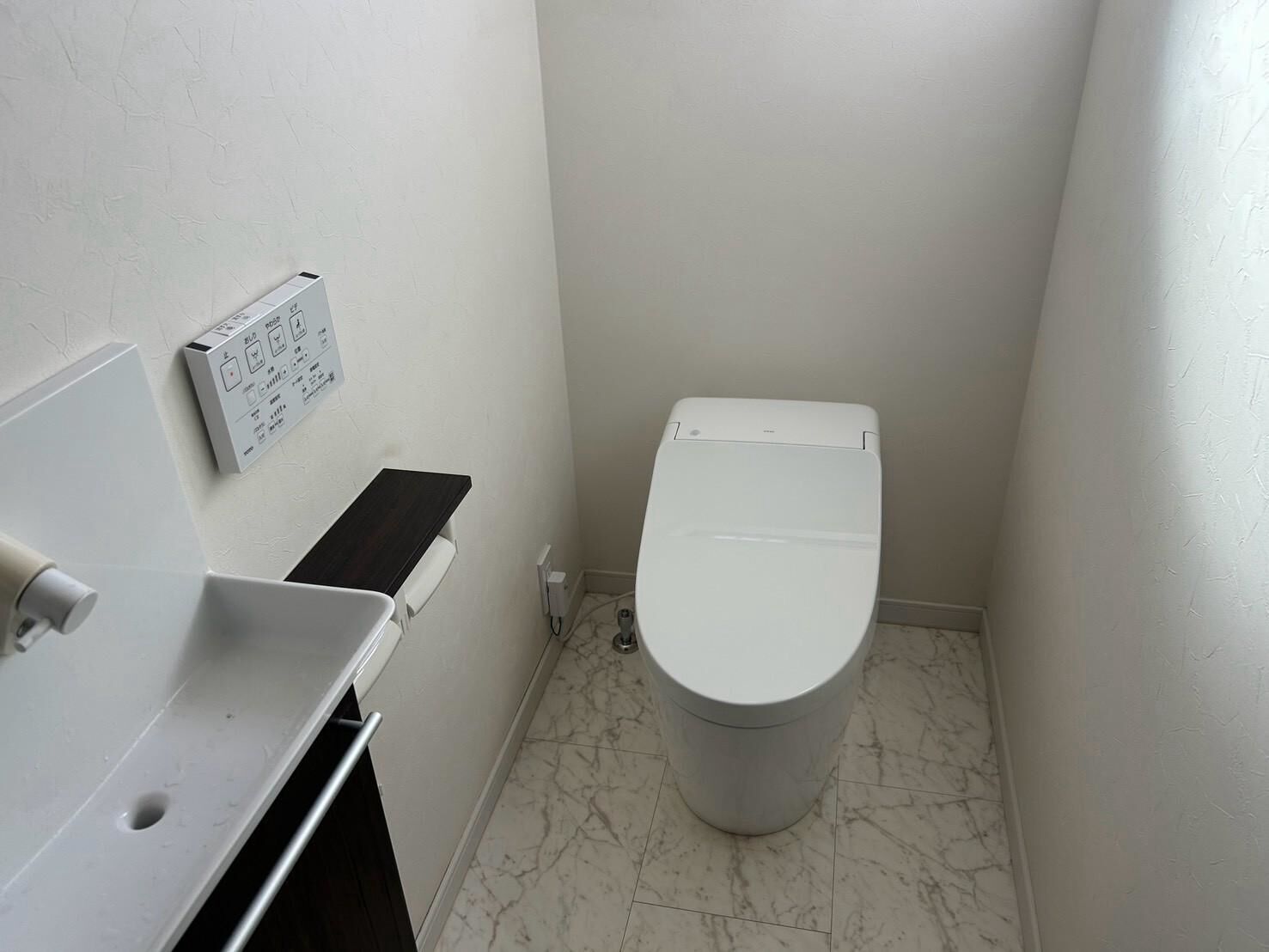 倉敷市でトイレをタンクレスに交換｜TOTO タンクレストイレ、選ぶ前に知っておきたいこと（税込22万円）
